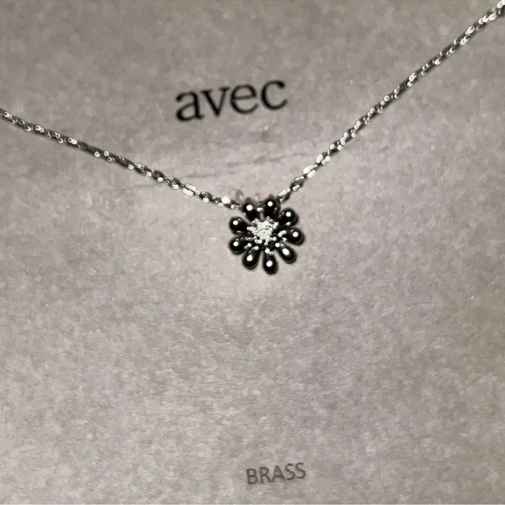 Avec Brass Flower Necklace 16